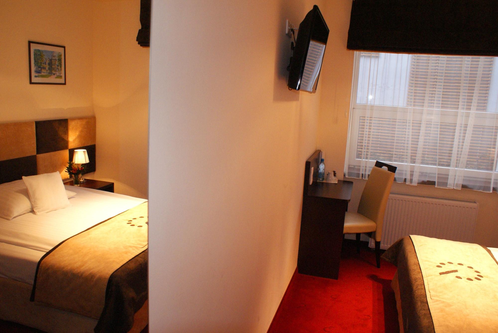Boutique Hotel'S II Rewolucji Lodz  Luaran gambar